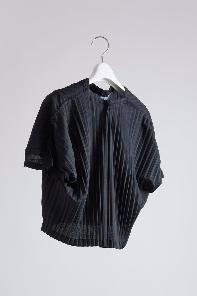 Pleats T-shirt [April Release]