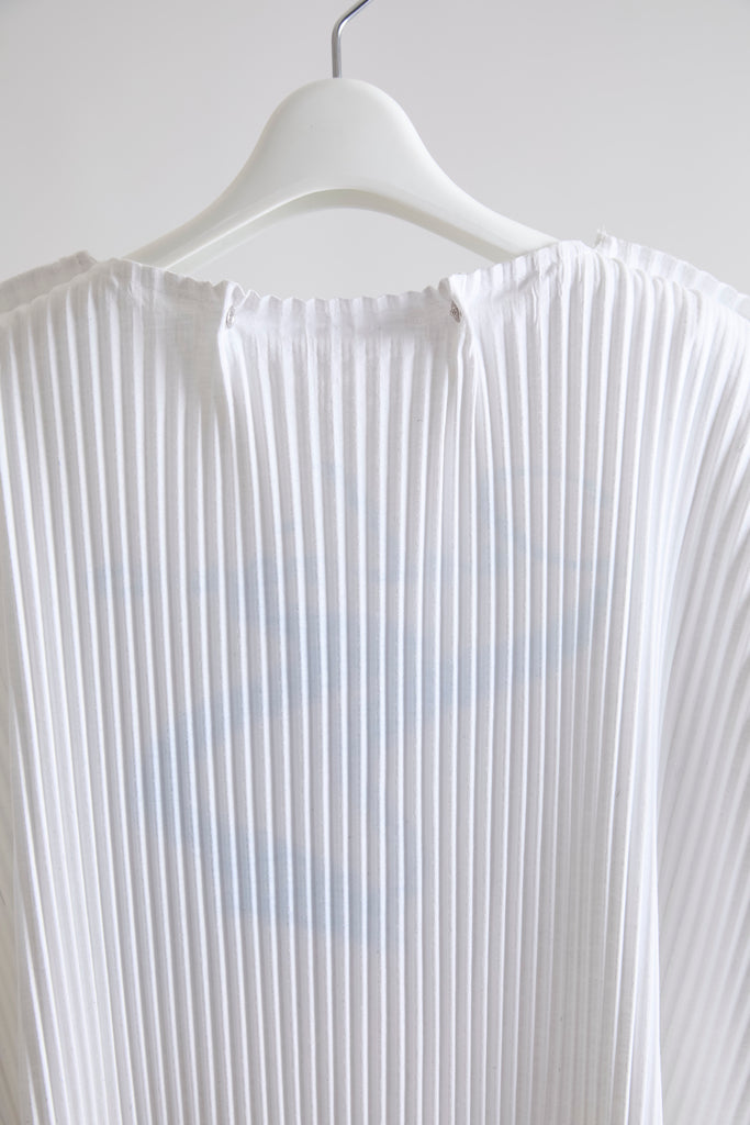 Pleats T-shirt [April Release]