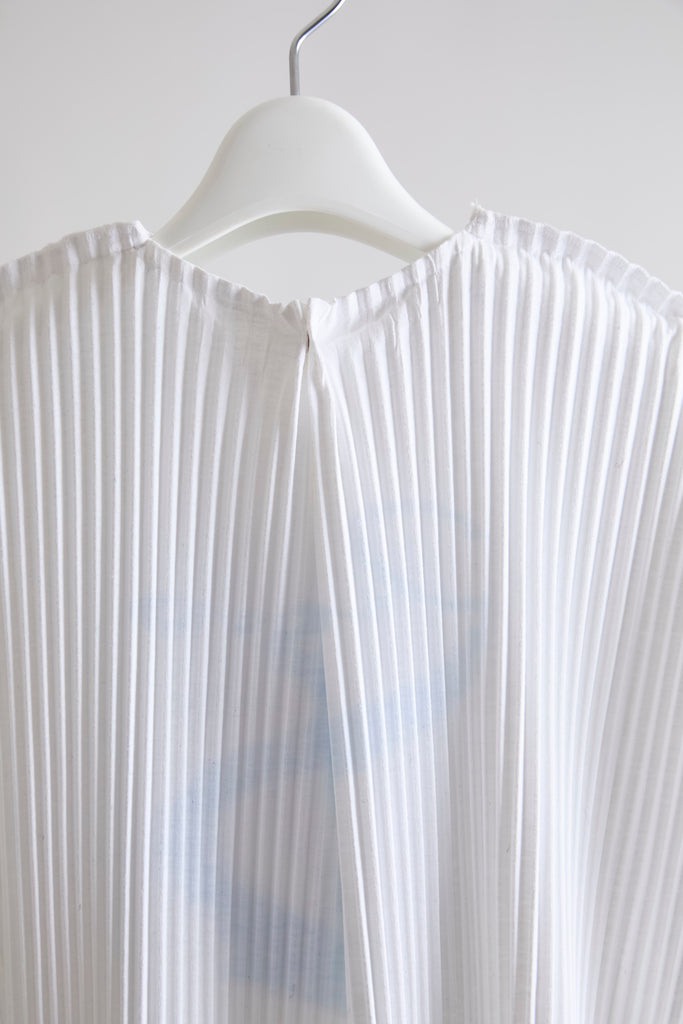 Pleats T-shirt [April Release]