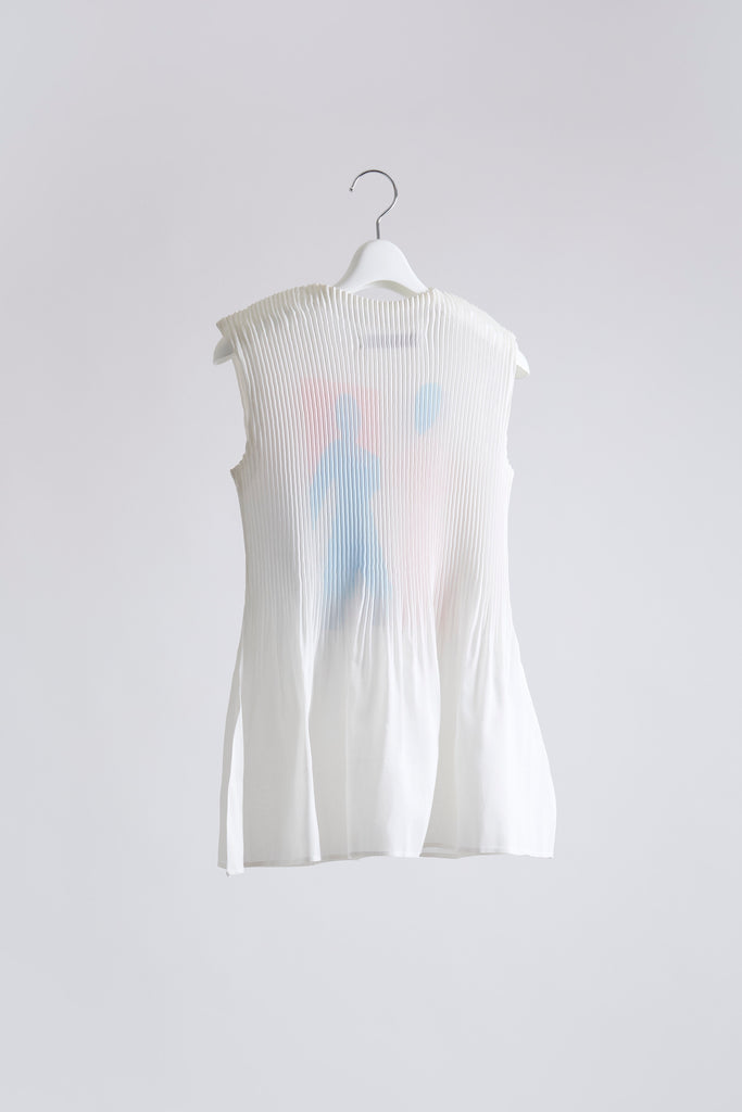 Graphic Pleats Top A
