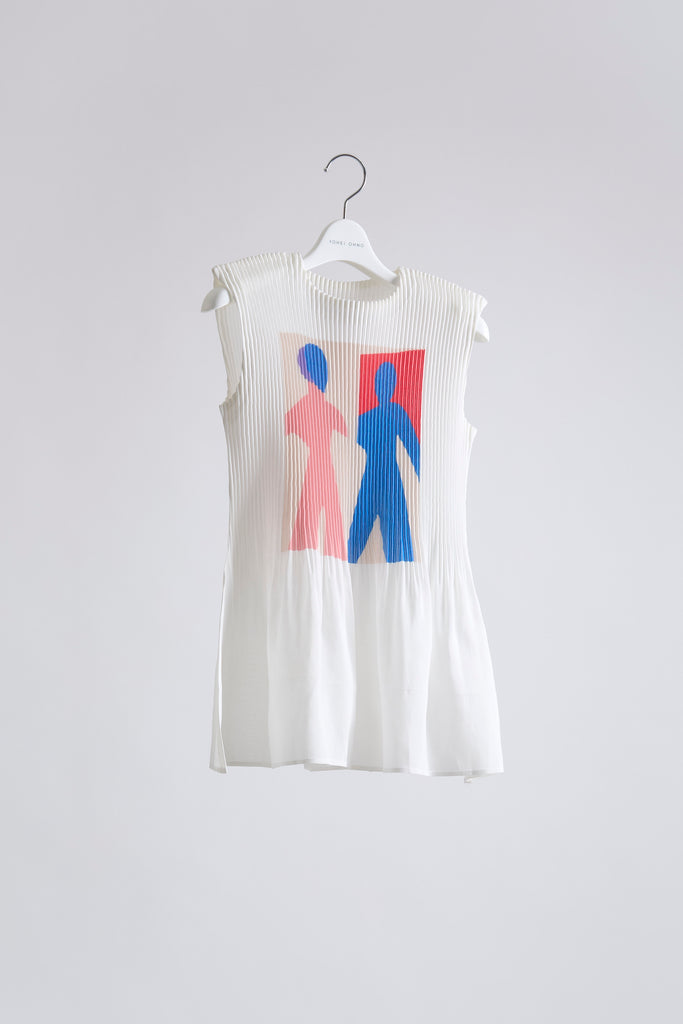 Graphic Pleats Top A